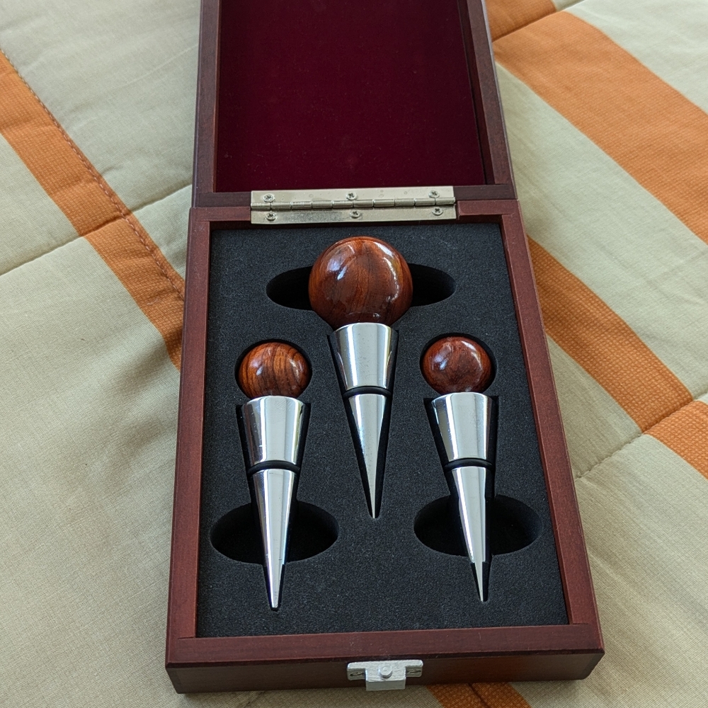 Wine stopper Rose wood, bar gift